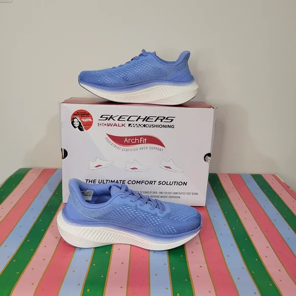 SKECHERS Women's Blue Arch Fit Shoes LIKE NEW - Picture 4 of 9